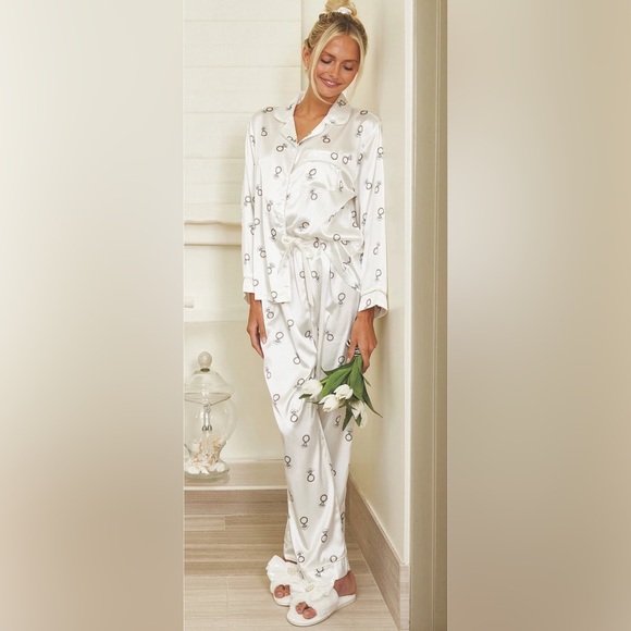 Bella Sleep + Spa Other - Bella Sleep + Spa engagement wedding satin White Pajama Set Ring bridal size L